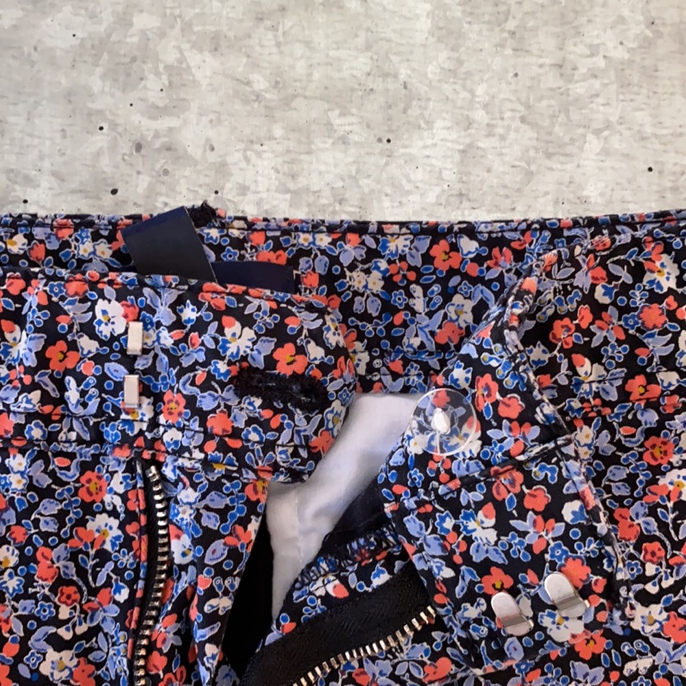GAP Floral patterned shorts - Picture 7 of 7